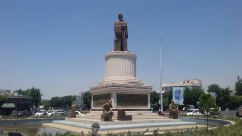 مجسمه های میدان رازی پیش از شیرهای میدان حر مرمت شده اند!