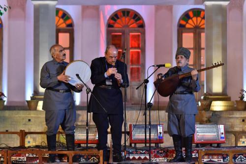 سمفونی حسرت ها در جشنواره موسیقی نواحی