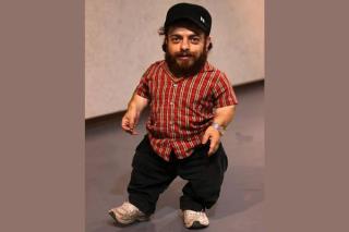 نمایش شین روی صحنه می رود، روایت نسل كشی دیكتاتورها