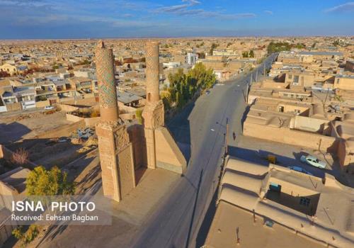 نظامیه مسدود نشود، مناره های تاریخی ابركوه فرومی ریزد